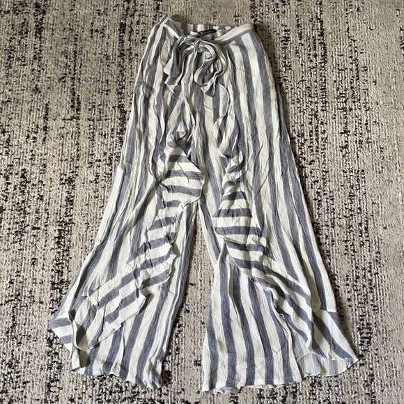 Simplee Stripped Ruffled Pants - Picture 2 of 4